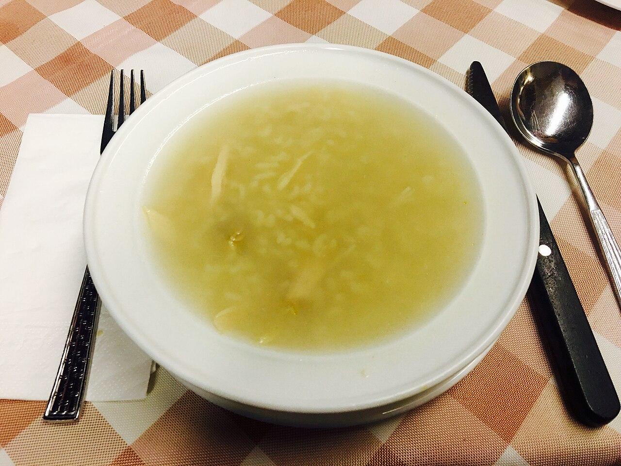 Canja de Galinha Caseira