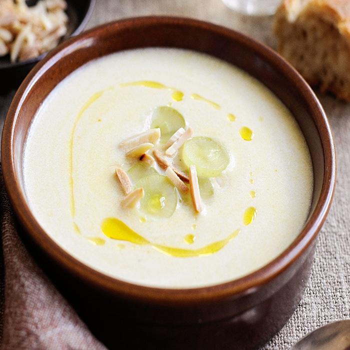 Ajo Blanco: Sopa Fria de Amêndoas