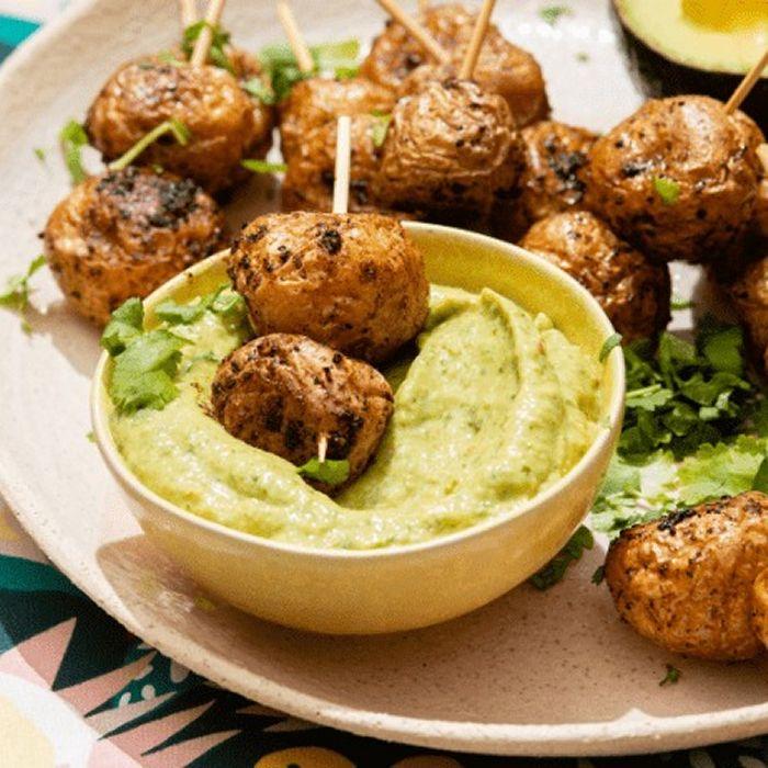 Batatas Rústicas com Dip Cremoso de Abacate
