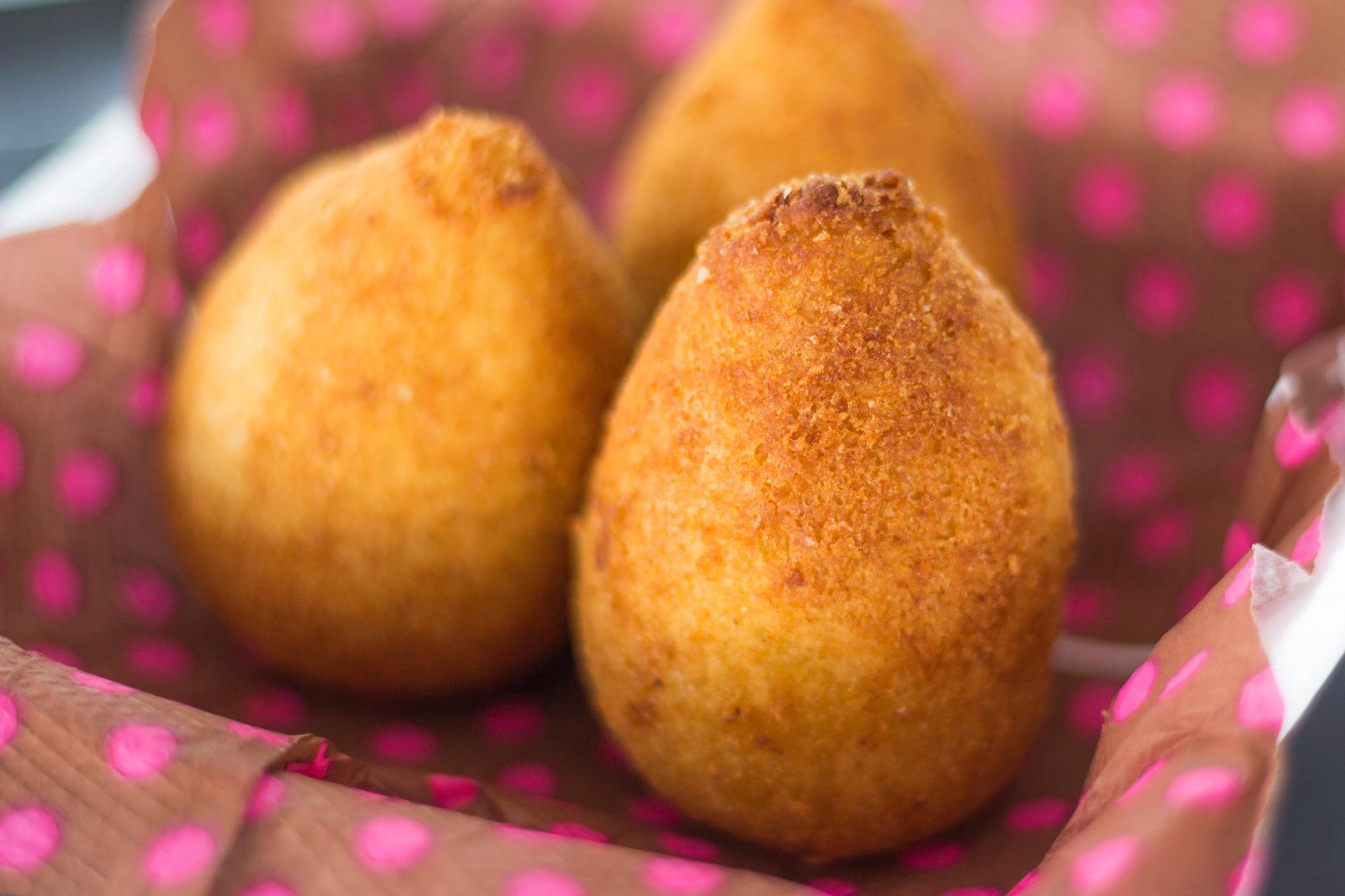 Coxinha fit de frango na air fryer