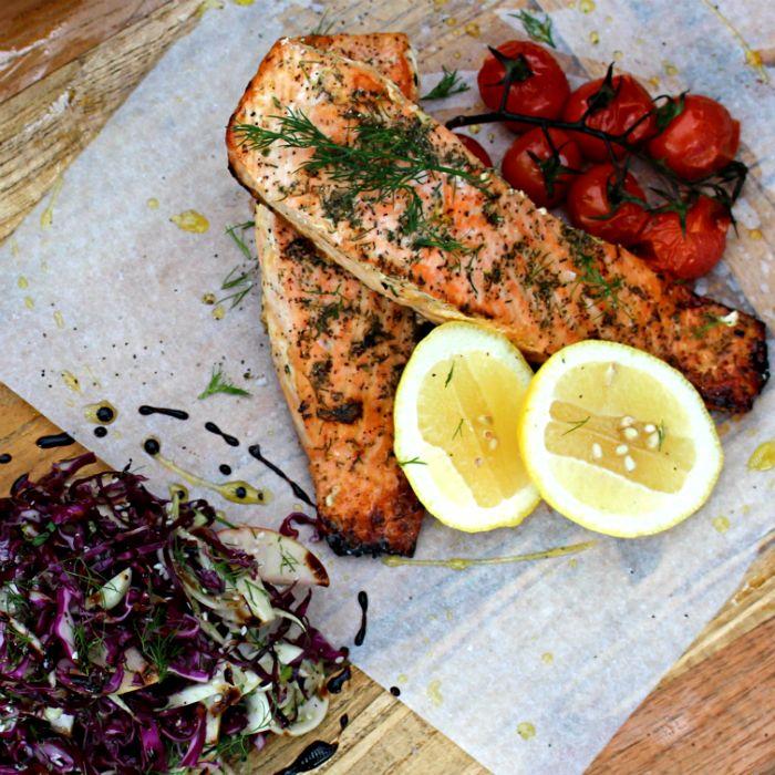 Salmão Assado com Funcho e Tomate-cereja