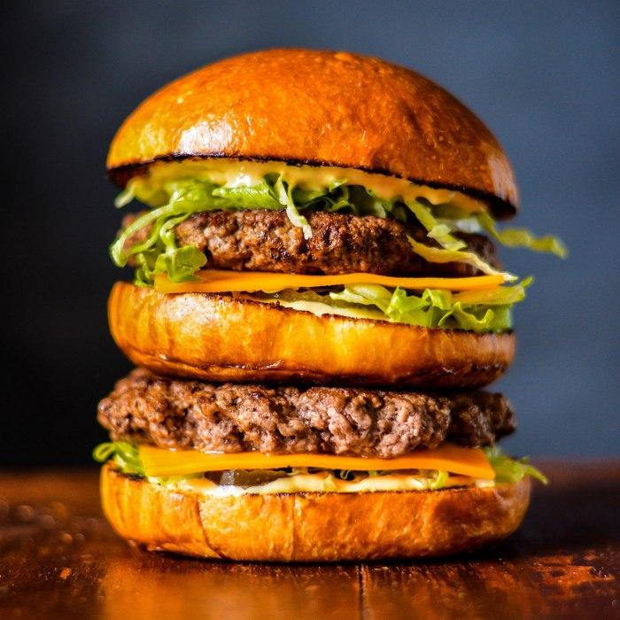 Sanduíche Estilo Big Mac Caseiro